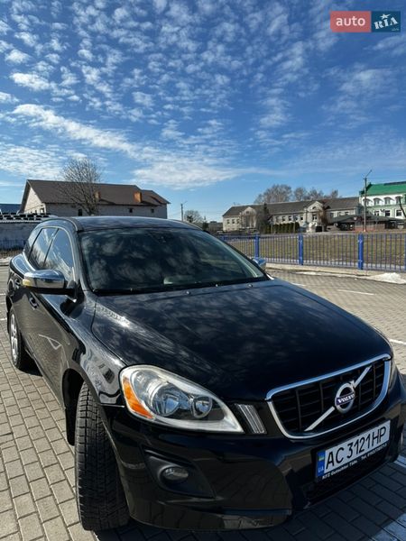 Внедорожник / Кроссовер Volvo XC60 2010 в Нововолынске