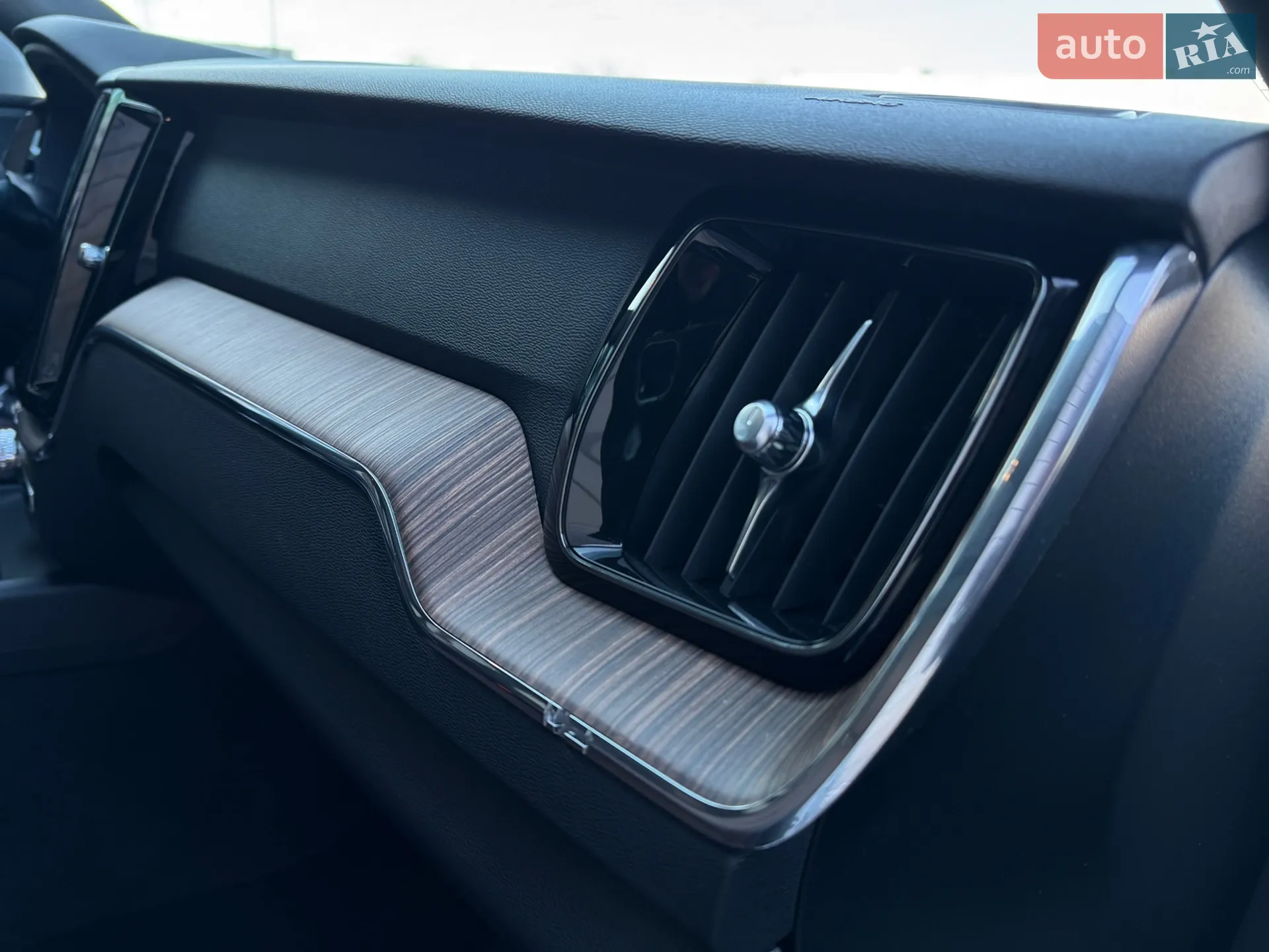 2022 Volvo XC60 - мініатюра 18