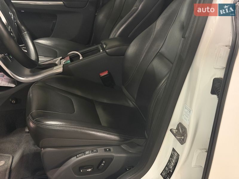 Внедорожник / Кроссовер Volvo XC60 2016 в Львове