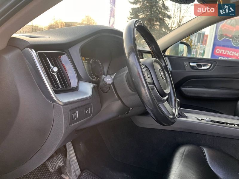 Внедорожник / Кроссовер Volvo XC60 2017 в Львове