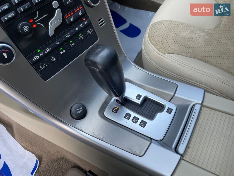 Внедорожник / Кроссовер Volvo XC60 2008 в Ковеле