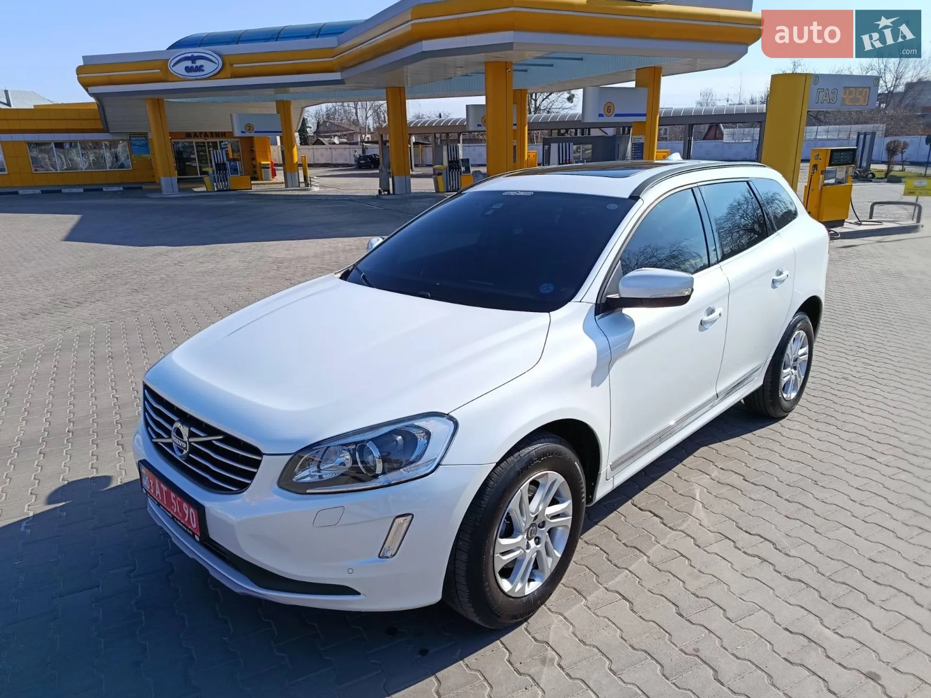 2016 Volvo XC60 - фото 1