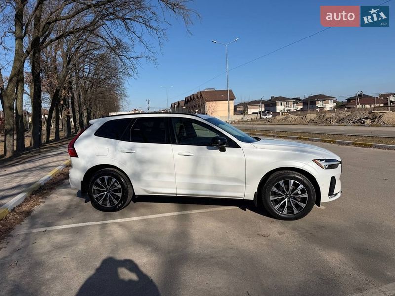 Внедорожник / Кроссовер Volvo XC60 2024 в Киеве