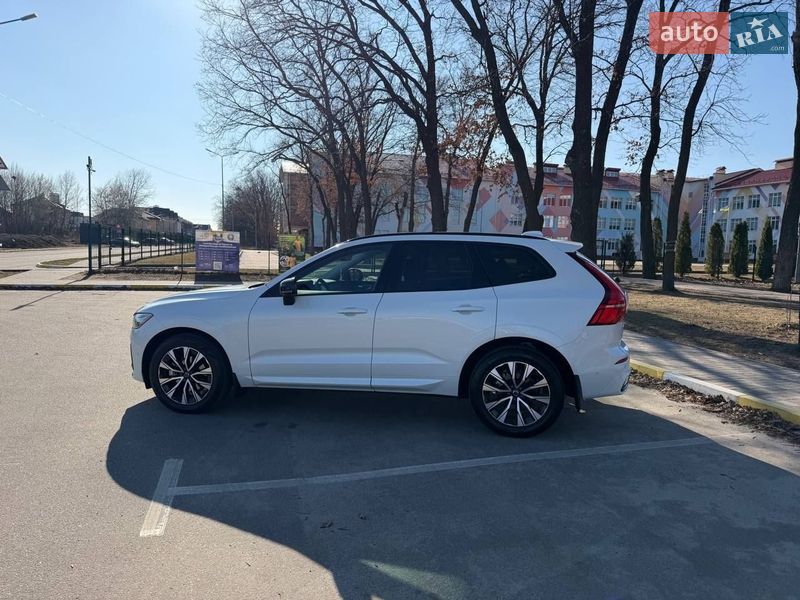 Внедорожник / Кроссовер Volvo XC60 2024 в Киеве