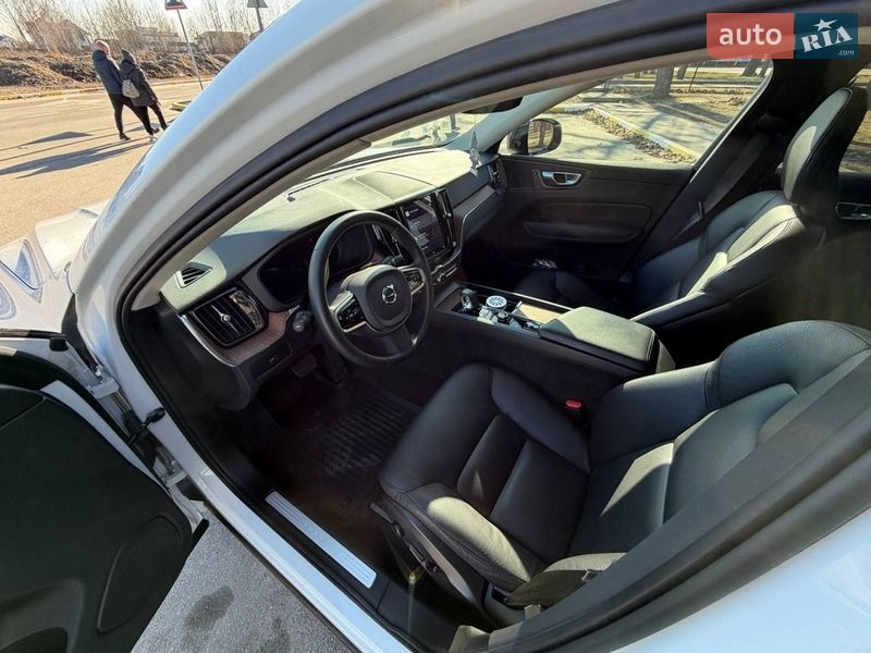 Внедорожник / Кроссовер Volvo XC60 2024 в Киеве