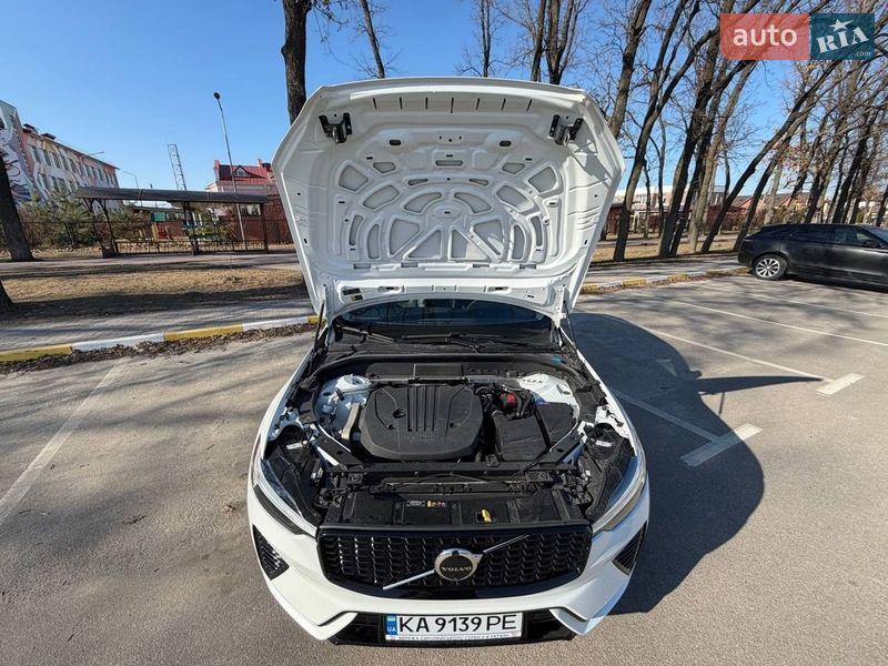Внедорожник / Кроссовер Volvo XC60 2024 в Киеве