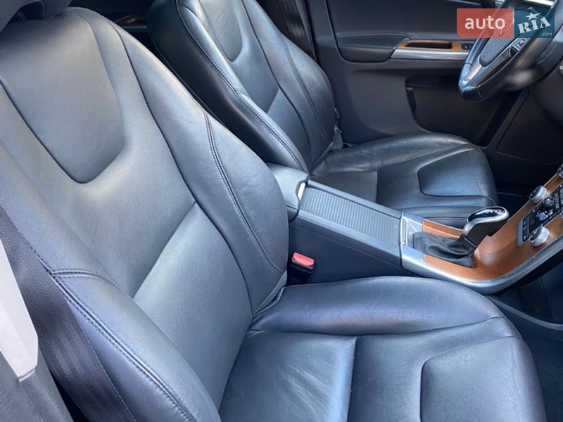 Позашляховик / Кросовер Volvo XC60 2016 в Новояворівську