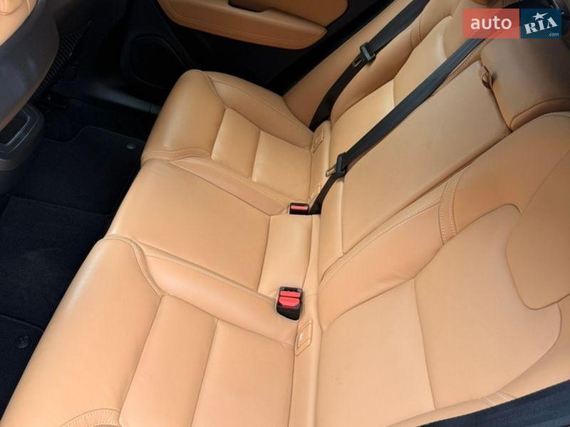 Позашляховик / Кросовер Volvo XC60 2022 в Києві