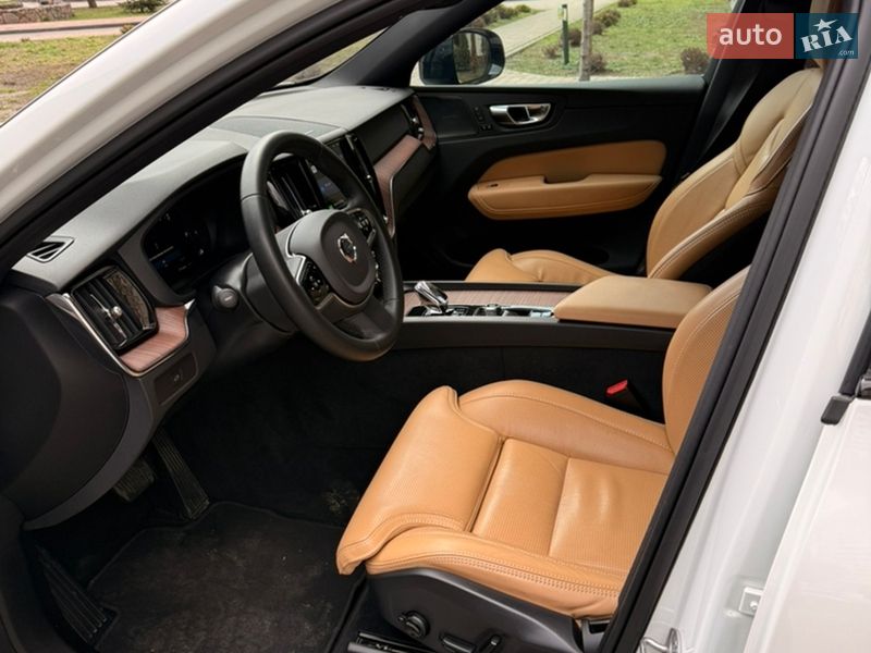 Позашляховик / Кросовер Volvo XC60 2022 в Києві