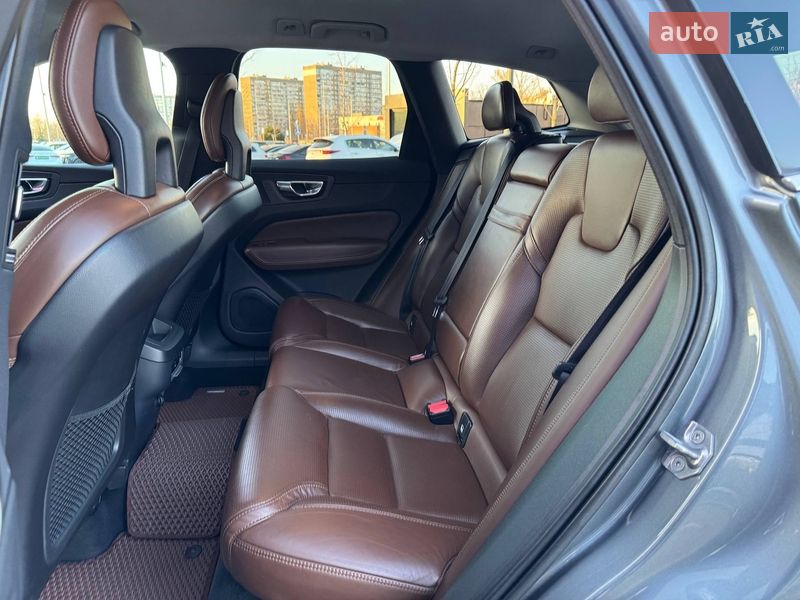 Внедорожник / Кроссовер Volvo XC60 2017 в Киеве