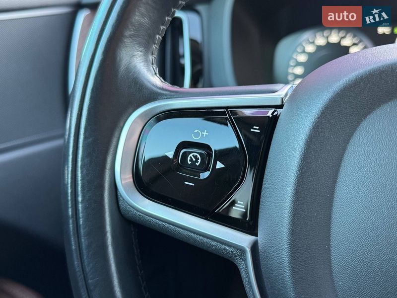 Внедорожник / Кроссовер Volvo XC60 2017 в Киеве