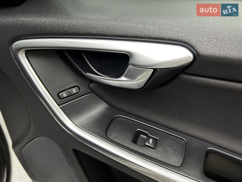 Позашляховик / Кросовер Volvo XC60 2013 в Чернівцях фото 23 Позашляховик / Кросовер Volvo XC60 2013 в Чернівцях