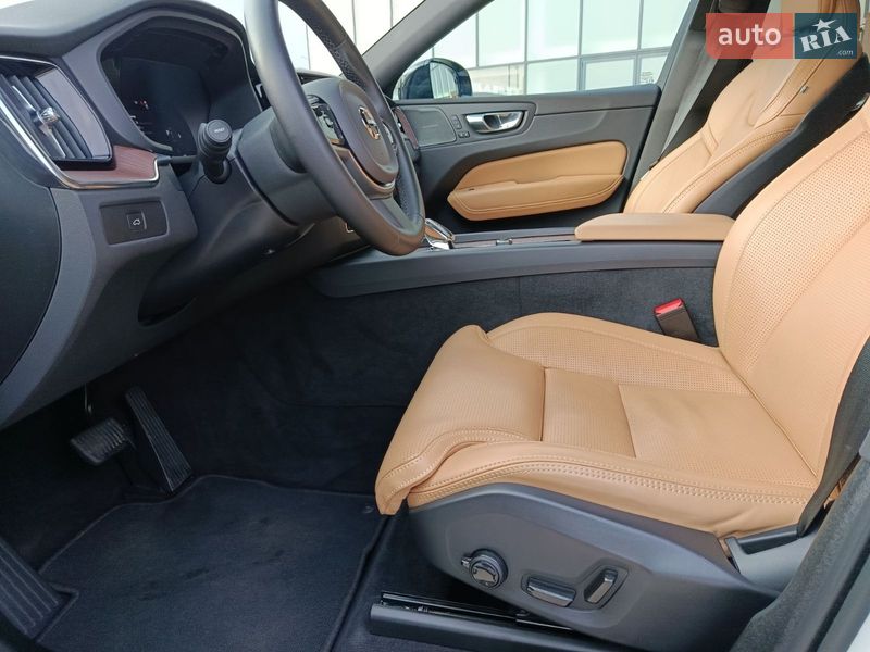 Позашляховик / Кросовер Volvo XC60 2022 в Києві