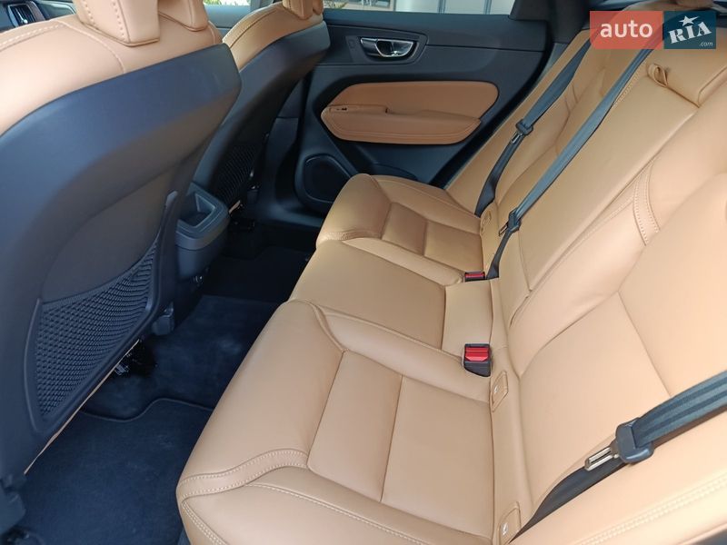 Позашляховик / Кросовер Volvo XC60 2022 в Києві