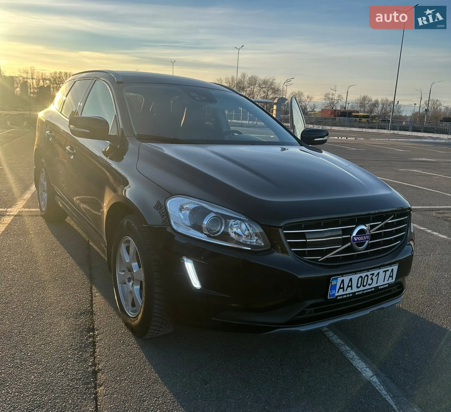 2017 Volvo XC60 - фото 1