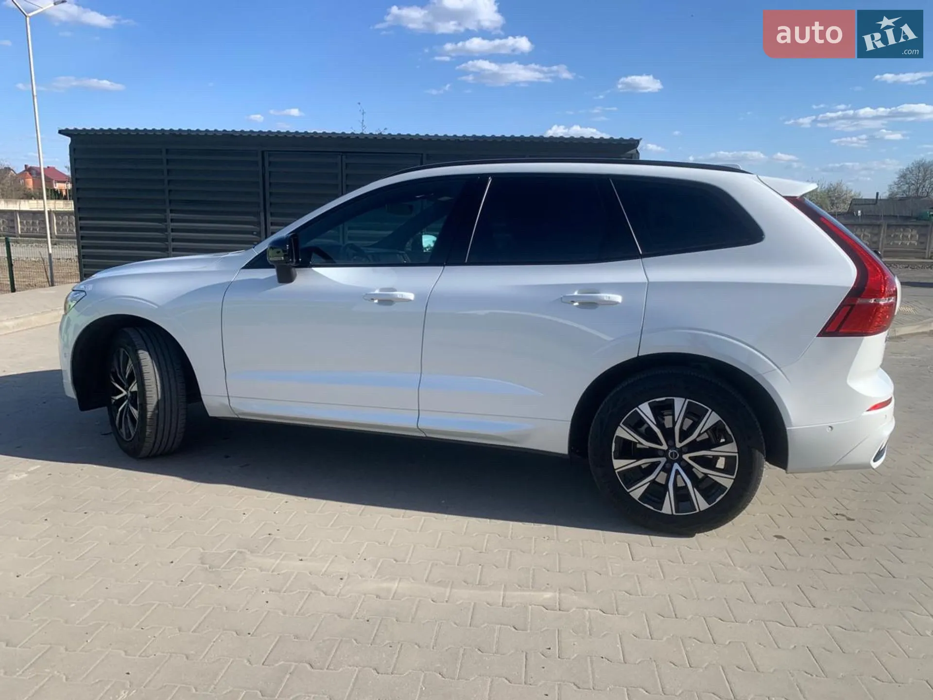 Volvo XC60 2023 VIN YV1UZK5V1P1322524 фото оголошення 13 з 46