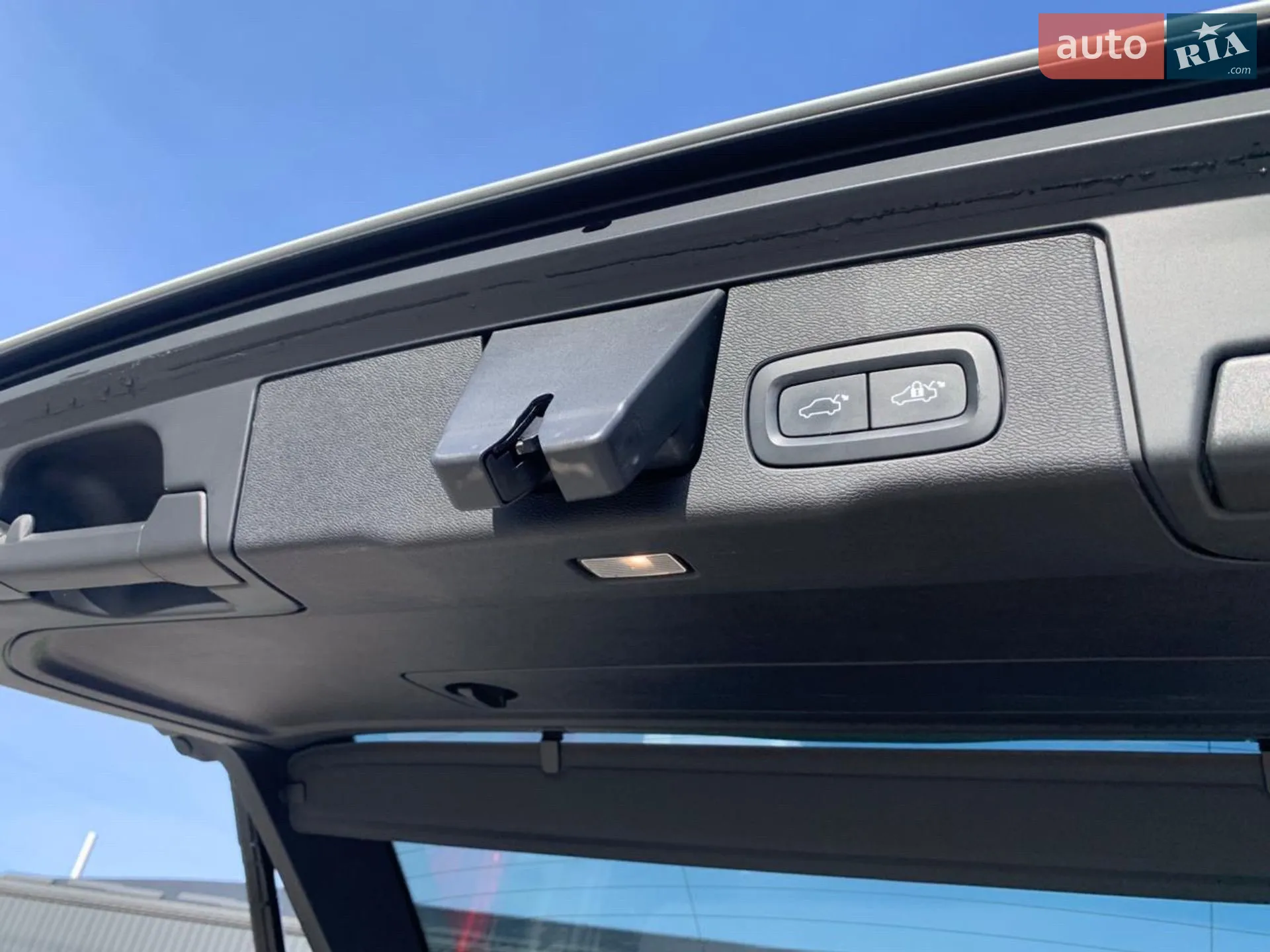 Volvo XC60 2023 VIN YV1UZK5V1P1322524 фото оголошення 44 з 46