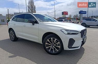 Внедорожник / Кроссовер Volvo XC60 2025 в Киеве