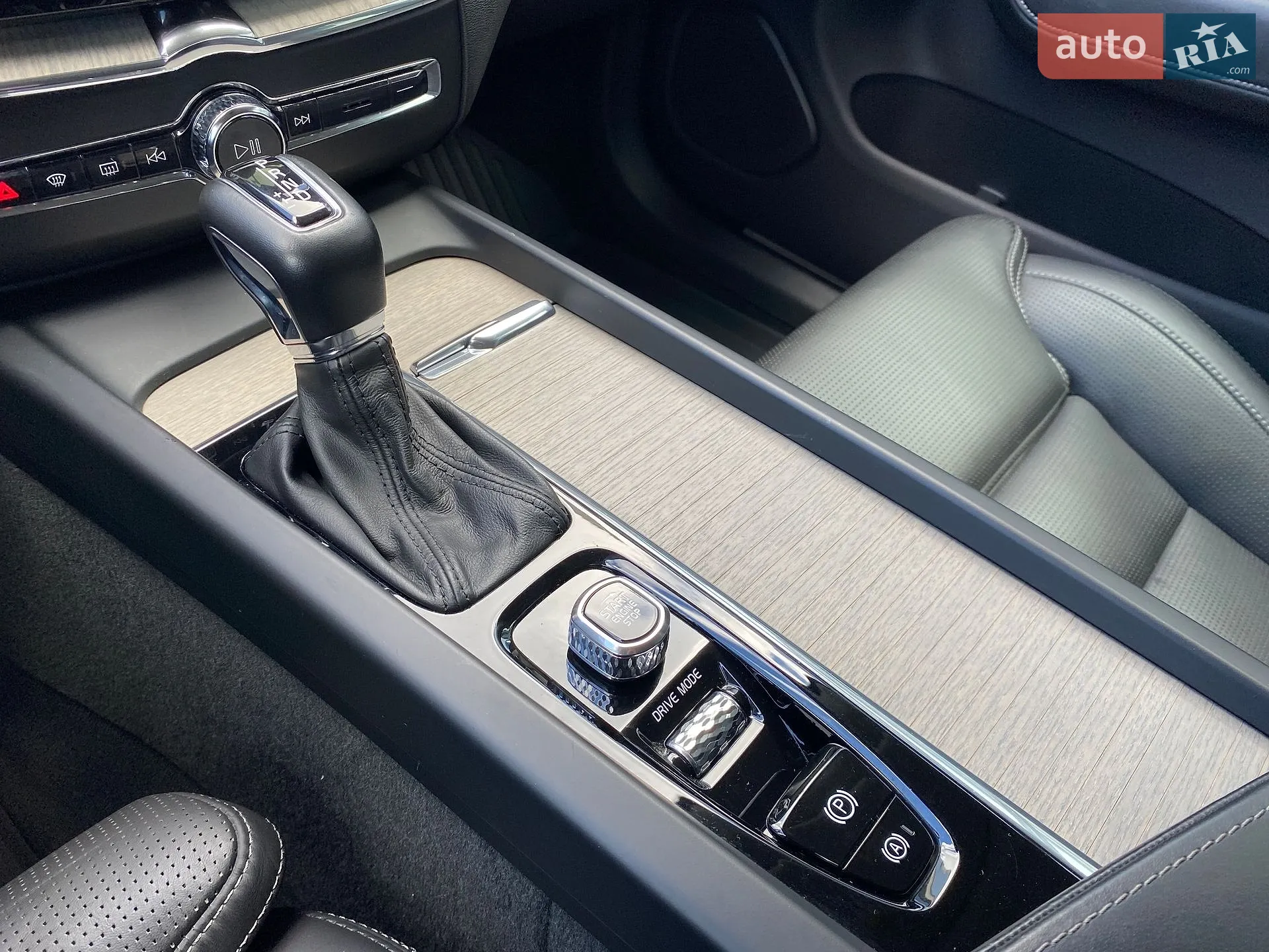 2018 Volvo XC60 - мініатюра 28