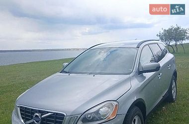 Внедорожник / Кроссовер Volvo XC60 2011 в Южном