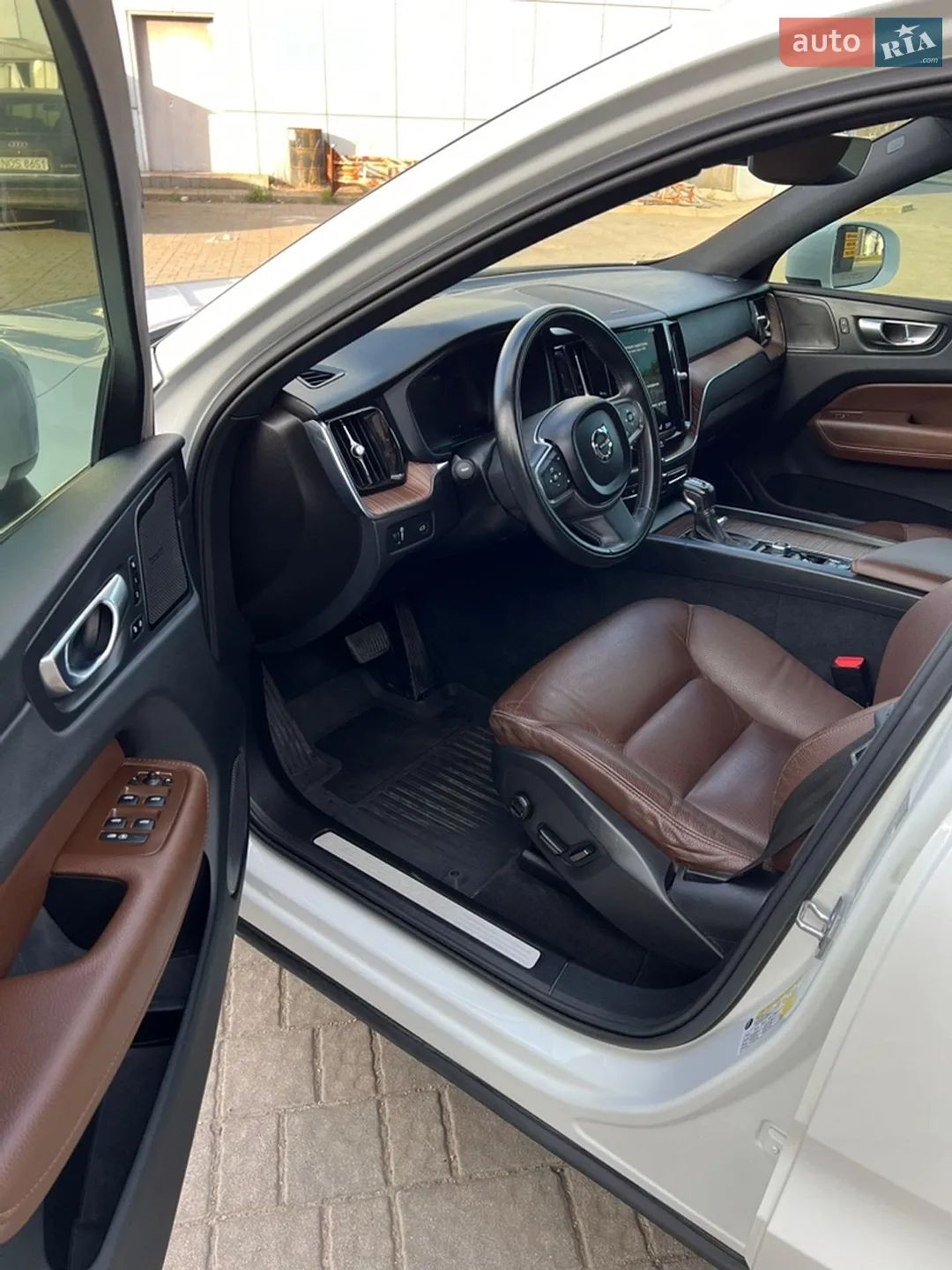 2020 Volvo XC60 - мініатюра 18