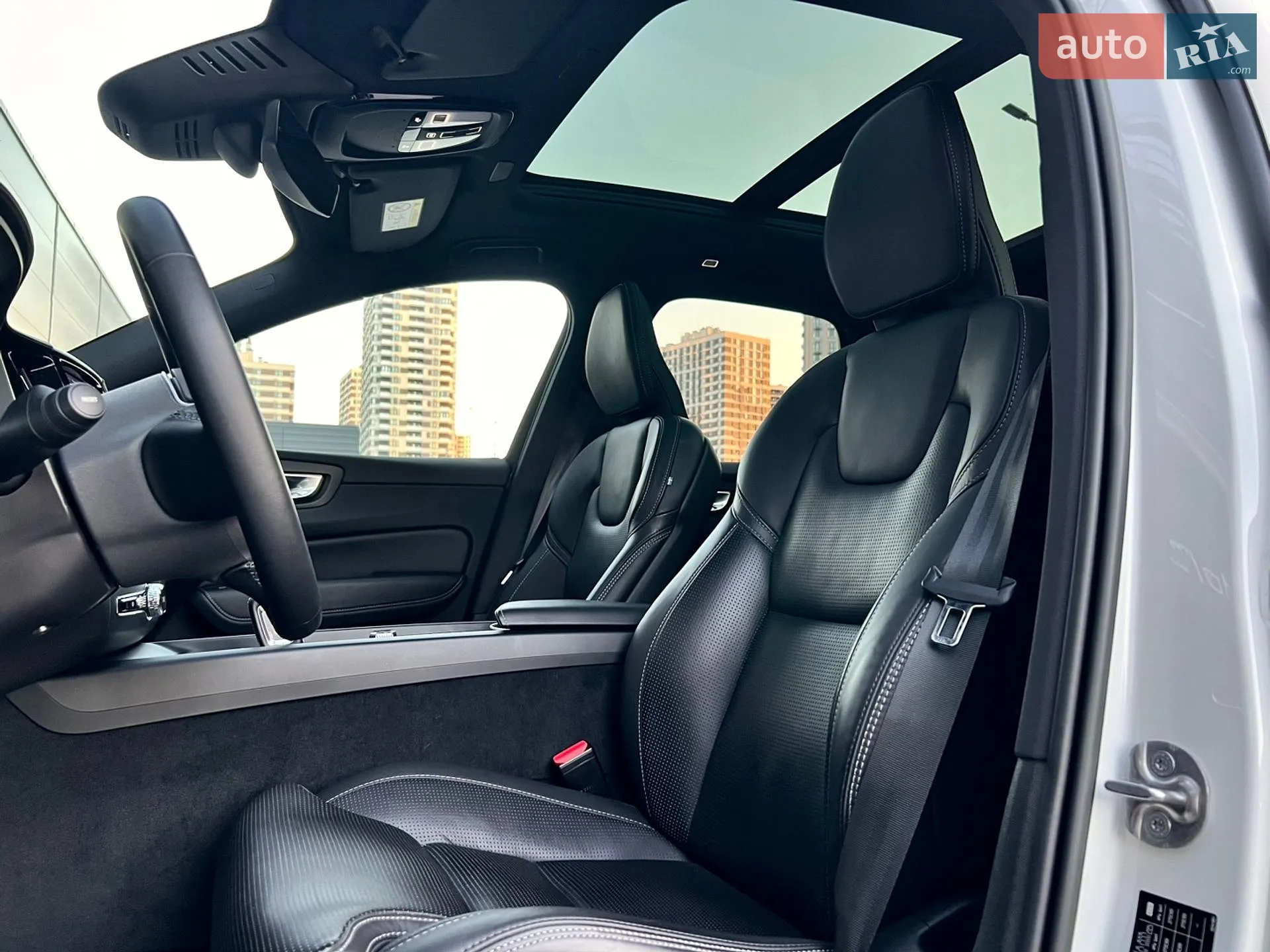 2022 Volvo XC60 - мініатюра 5