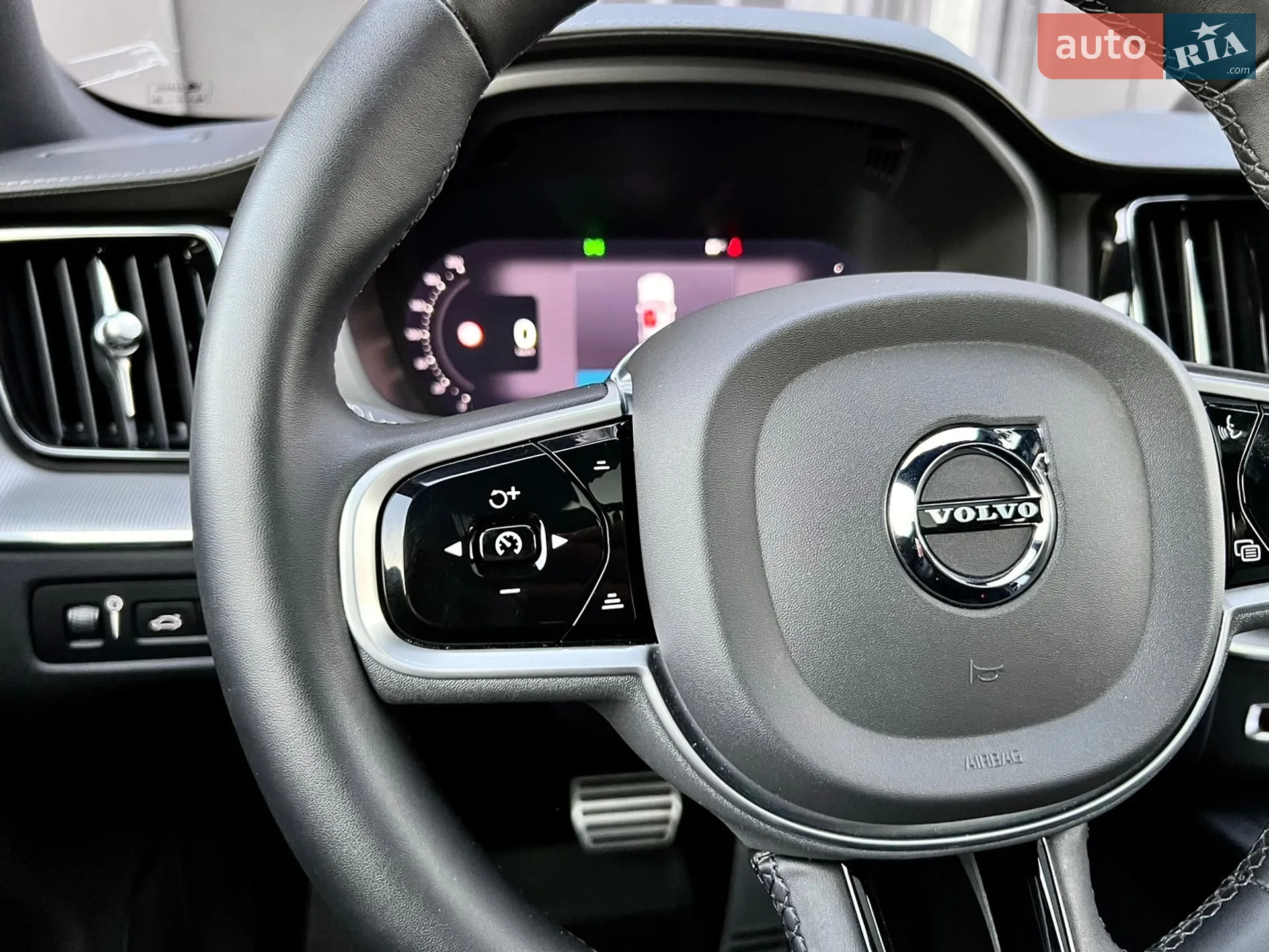 2022 Volvo XC60 - мініатюра 33