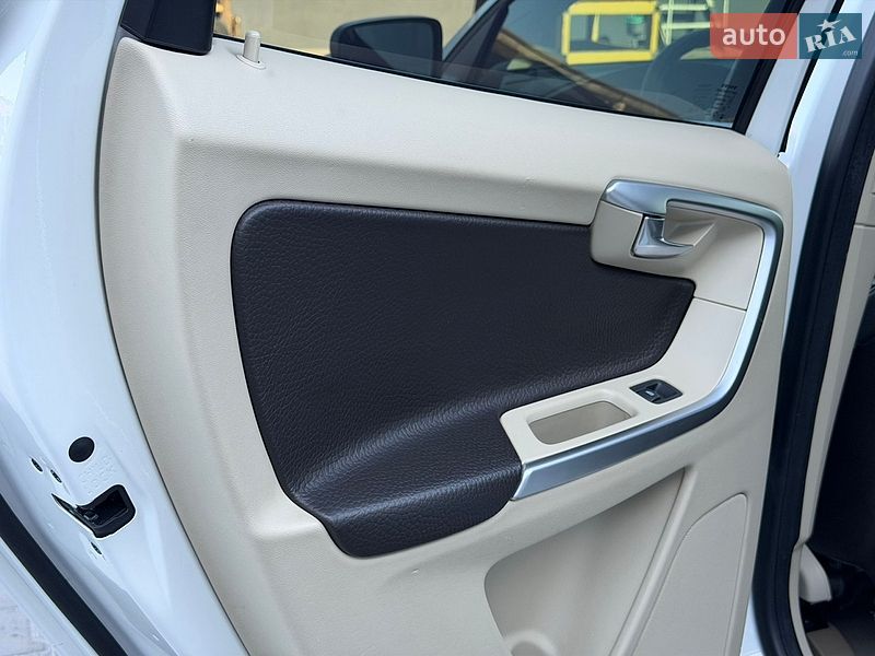 Внедорожник / Кроссовер Volvo XC60 2012 в Ровно