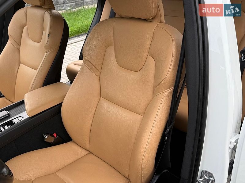 Внедорожник / Кроссовер Volvo XC60 2019 в Ровно
