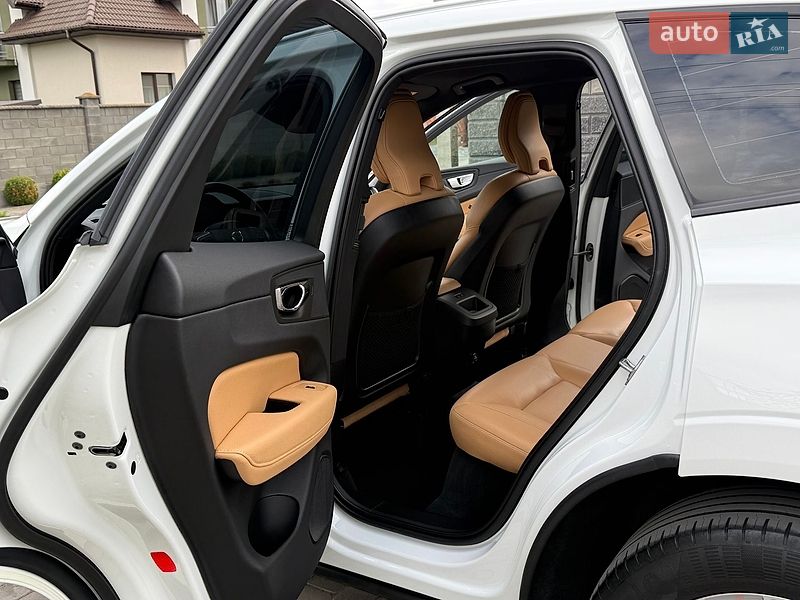 Внедорожник / Кроссовер Volvo XC60 2019 в Ровно