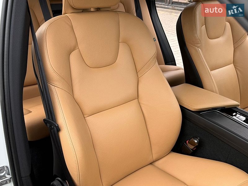 Внедорожник / Кроссовер Volvo XC60 2019 в Ровно