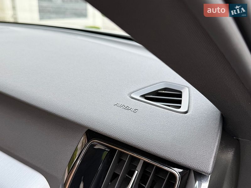 Внедорожник / Кроссовер Volvo XC60 2019 в Ровно