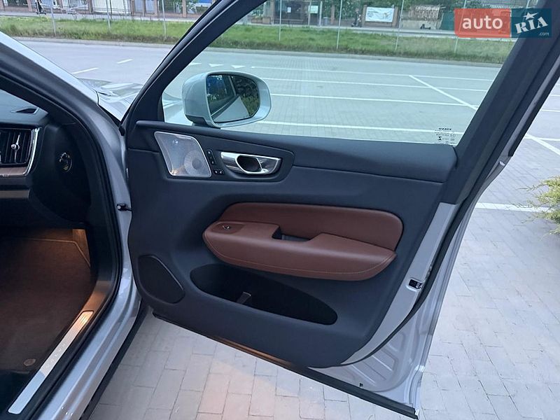 Внедорожник / Кроссовер Volvo XC60 2023 в Виннице