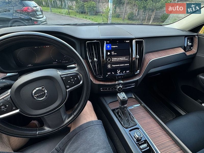 Внедорожник / Кроссовер Volvo XC60 2020 в Ровно