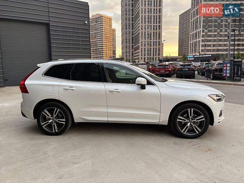 Внедорожник / Кроссовер Volvo XC60 2018 в Киеве