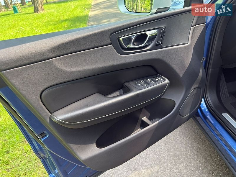 Внедорожник / Кроссовер Volvo XC60 2017 в Киеве