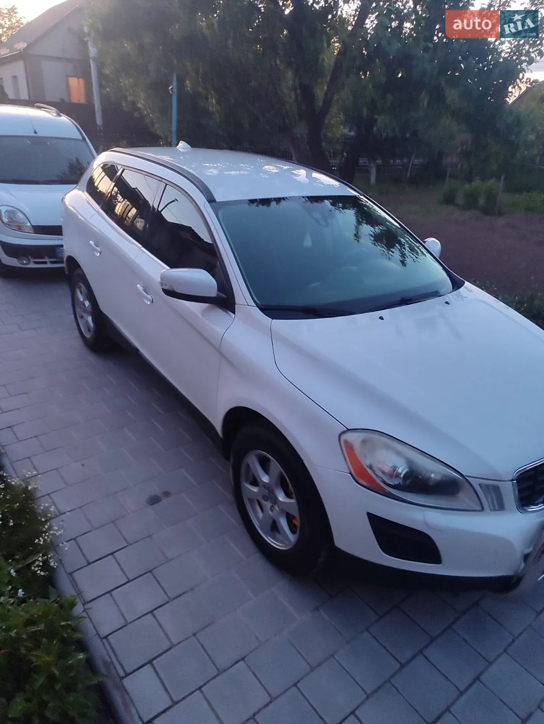 Volvo XC60 2010 VIN YV1DZ7056B2139210 фото оголошення 2 з 18