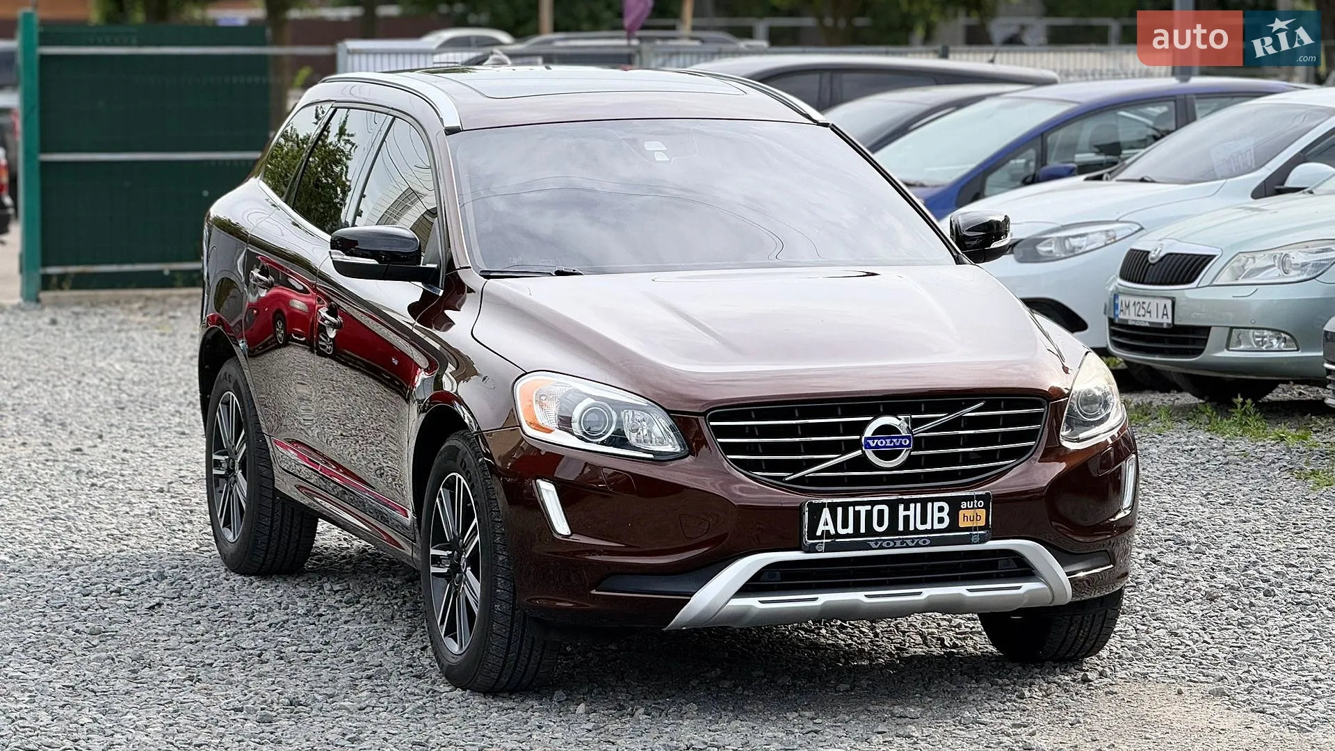 2017 Volvo XC60 - фото 1