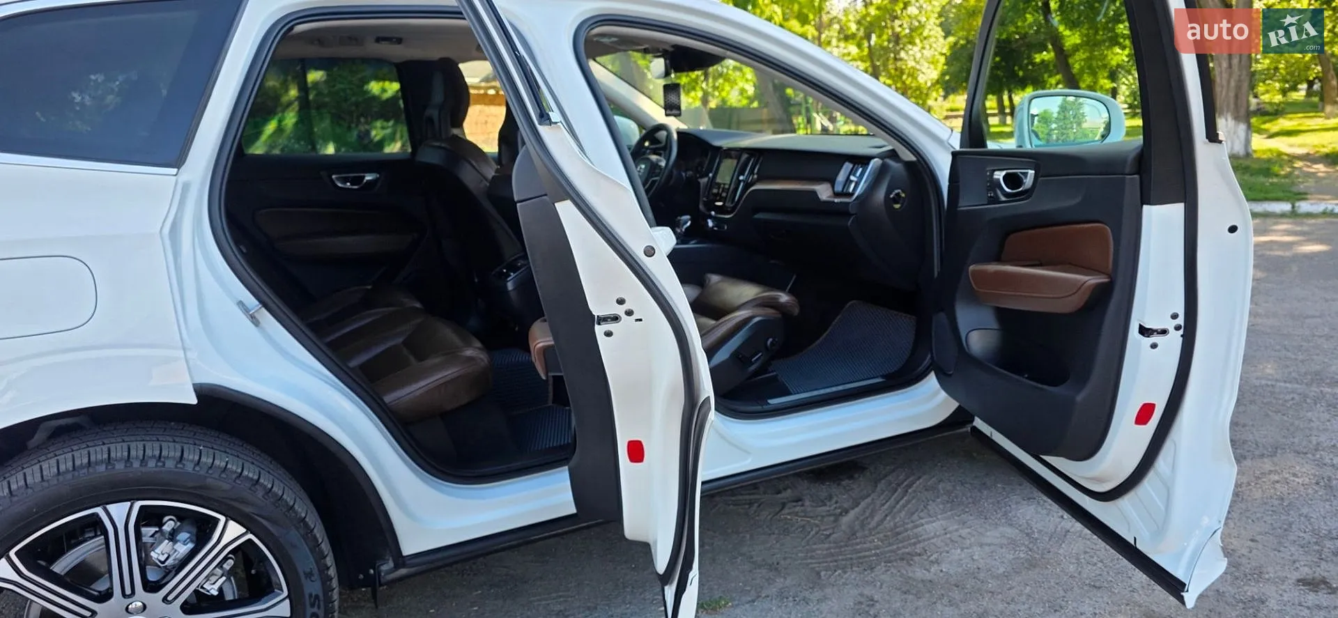 2018 Volvo XC60 - мініатюра 156