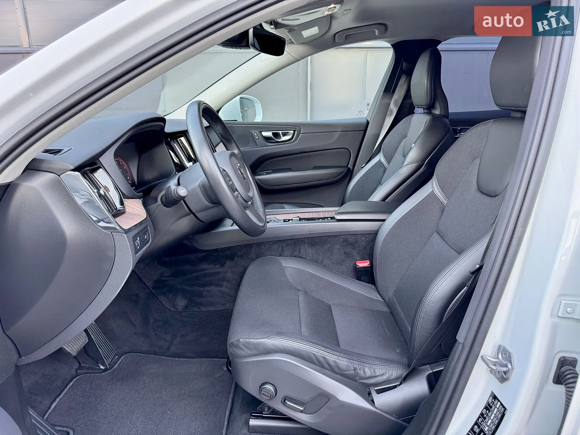 2019 Volvo XC60 - мініатюра 32