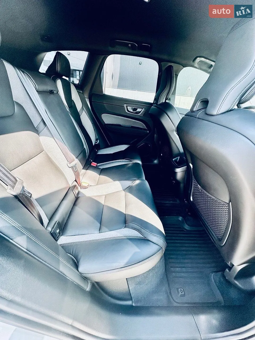 2025 Volvo XC60 - мініатюра 11