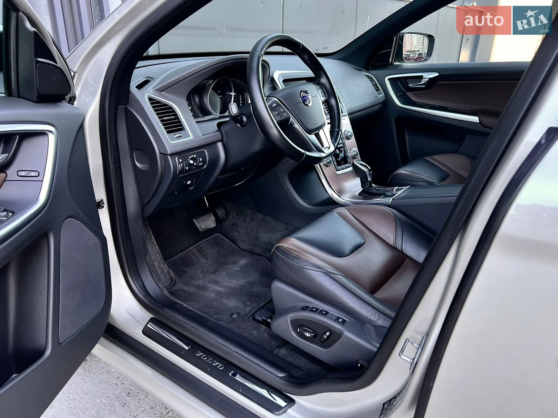 2017 Volvo XC60 - мініатюра 18