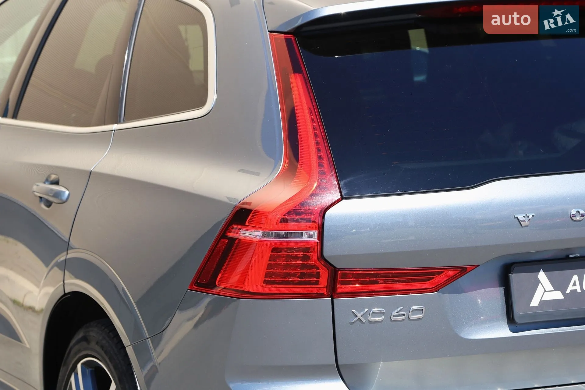 2018 Volvo XC60 - мініатюра 8