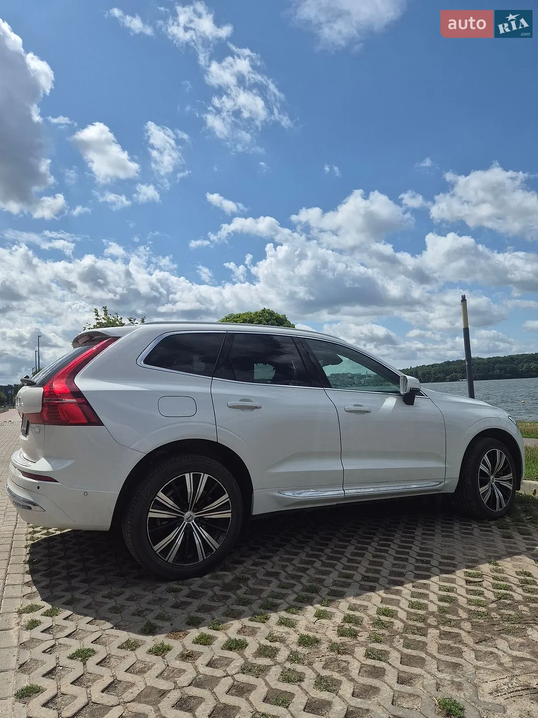 2023 Volvo XC60 - фото 1
