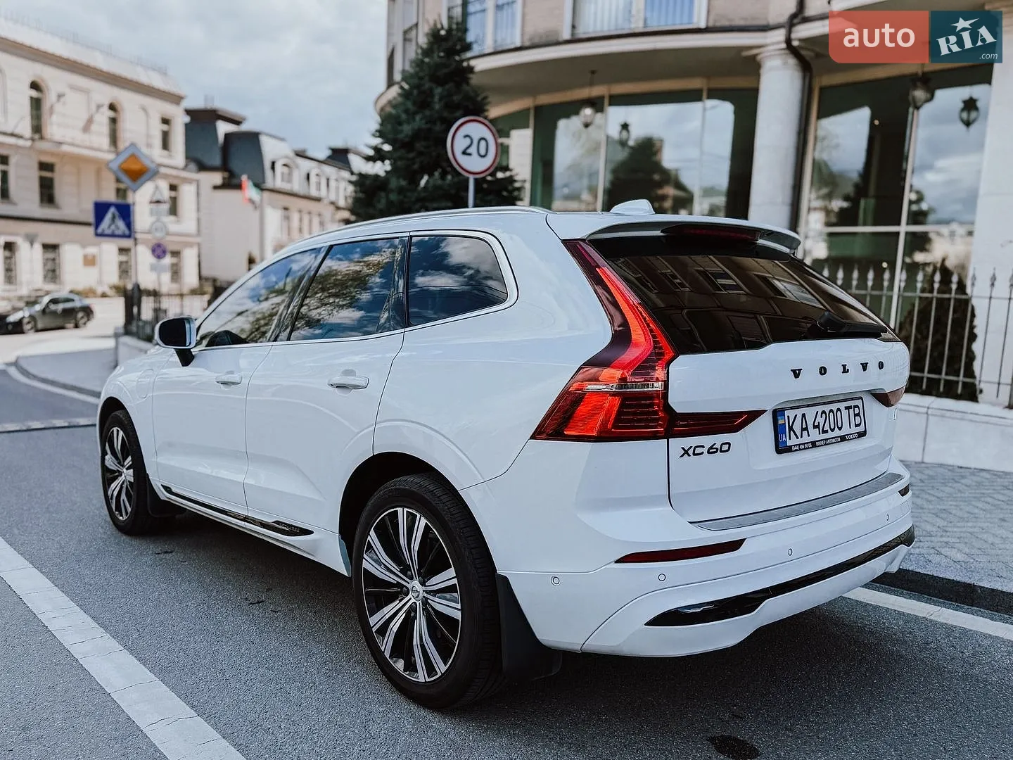 2022 Volvo XC60 - мініатюра 8