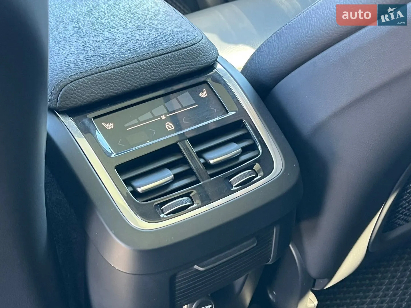 2020 Volvo XC60 - мініатюра 32
