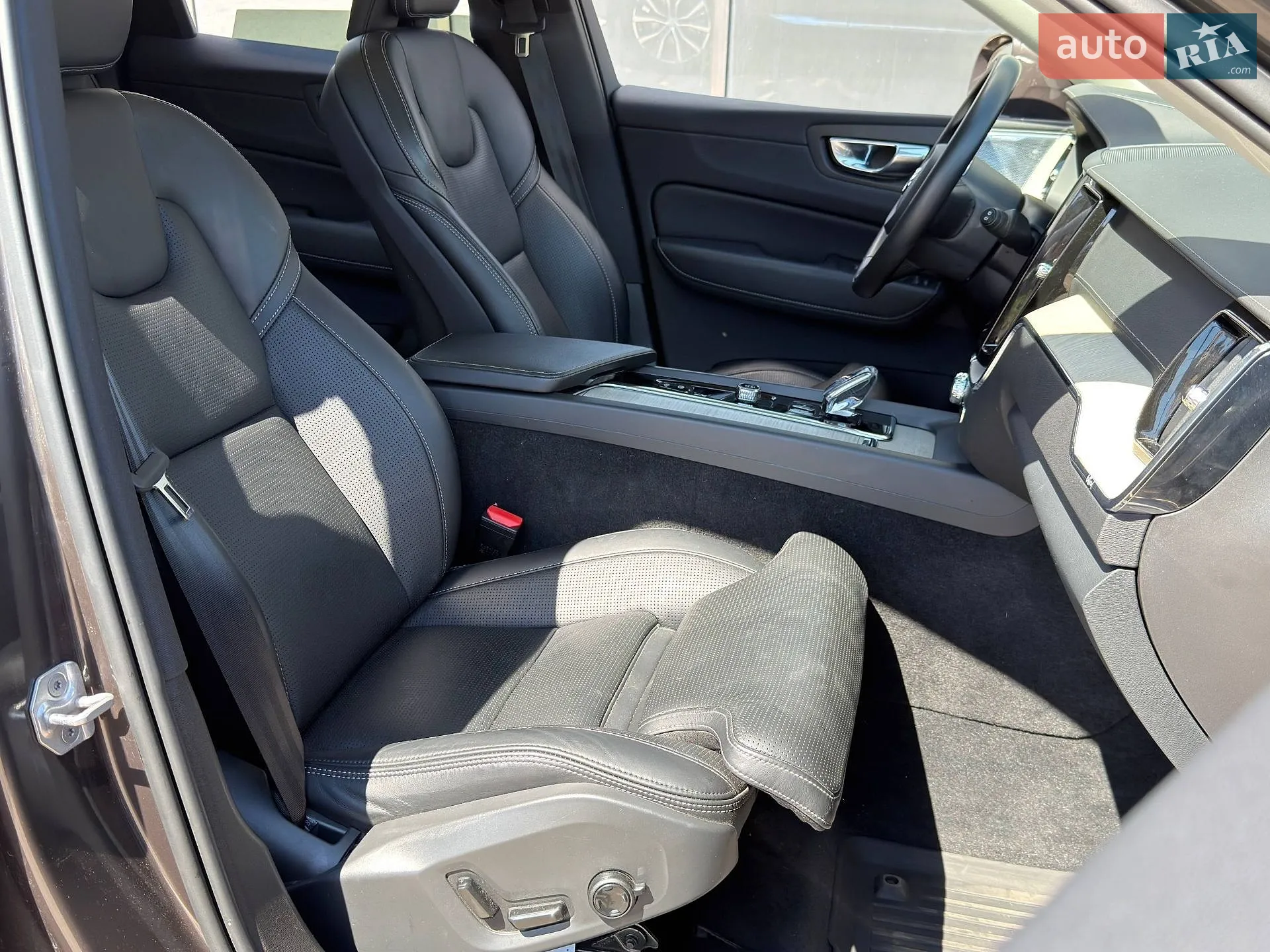 2021 Volvo XC60 - мініатюра 24