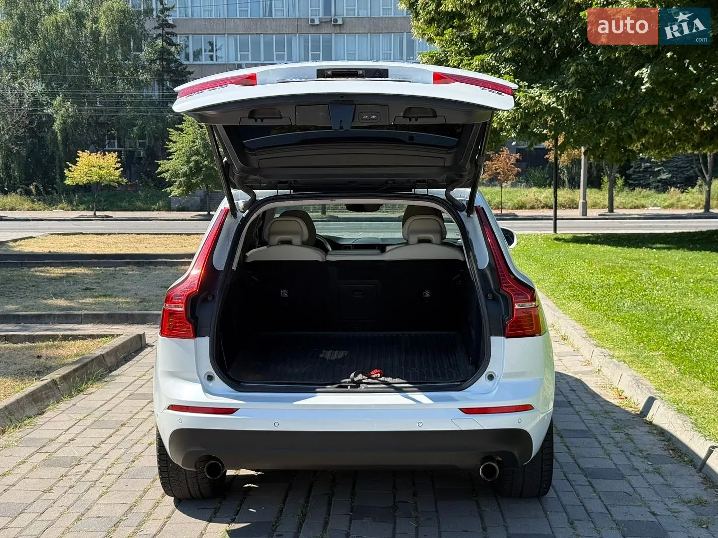2017 Volvo XC60 - мініатюра 10