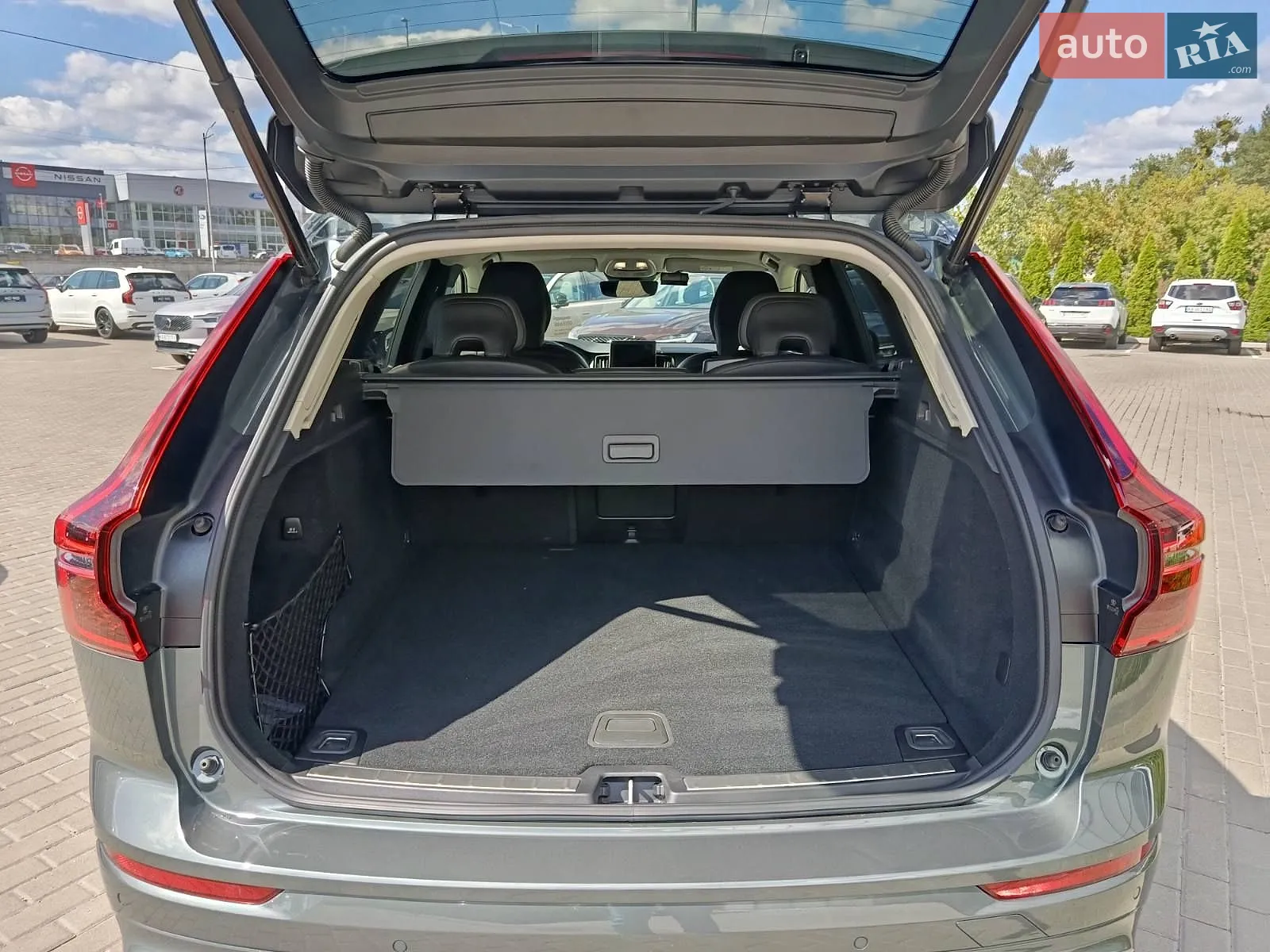 2025 Volvo XC60 - мініатюра 10