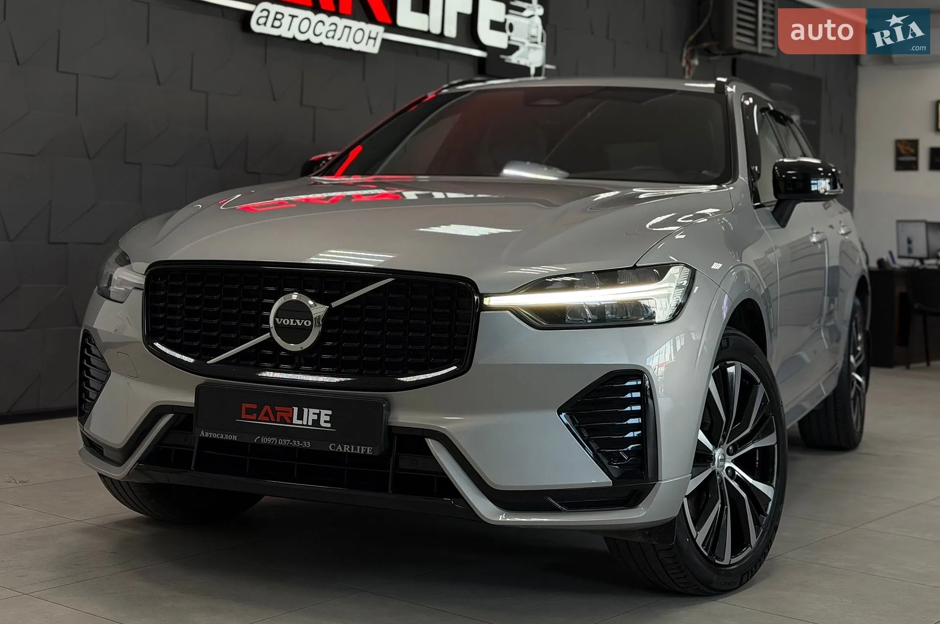 2022 Volvo XC60 - фото 1